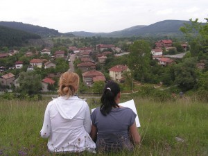 Изглед от хълма над лагерната база към с. Боснек 
